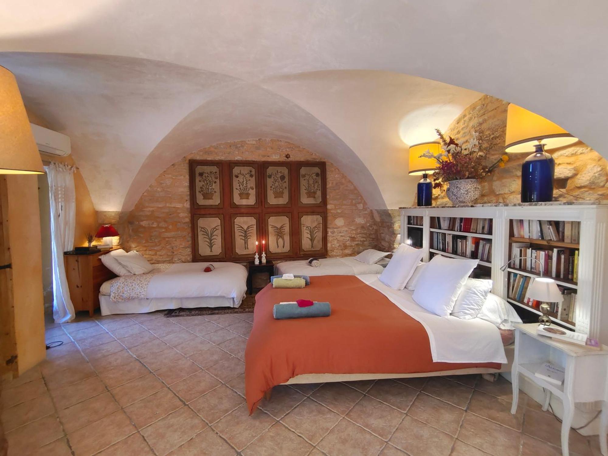 Rue Du Chateau A Cabrieres D'Avignon Bed and Breakfast Buitenkant foto