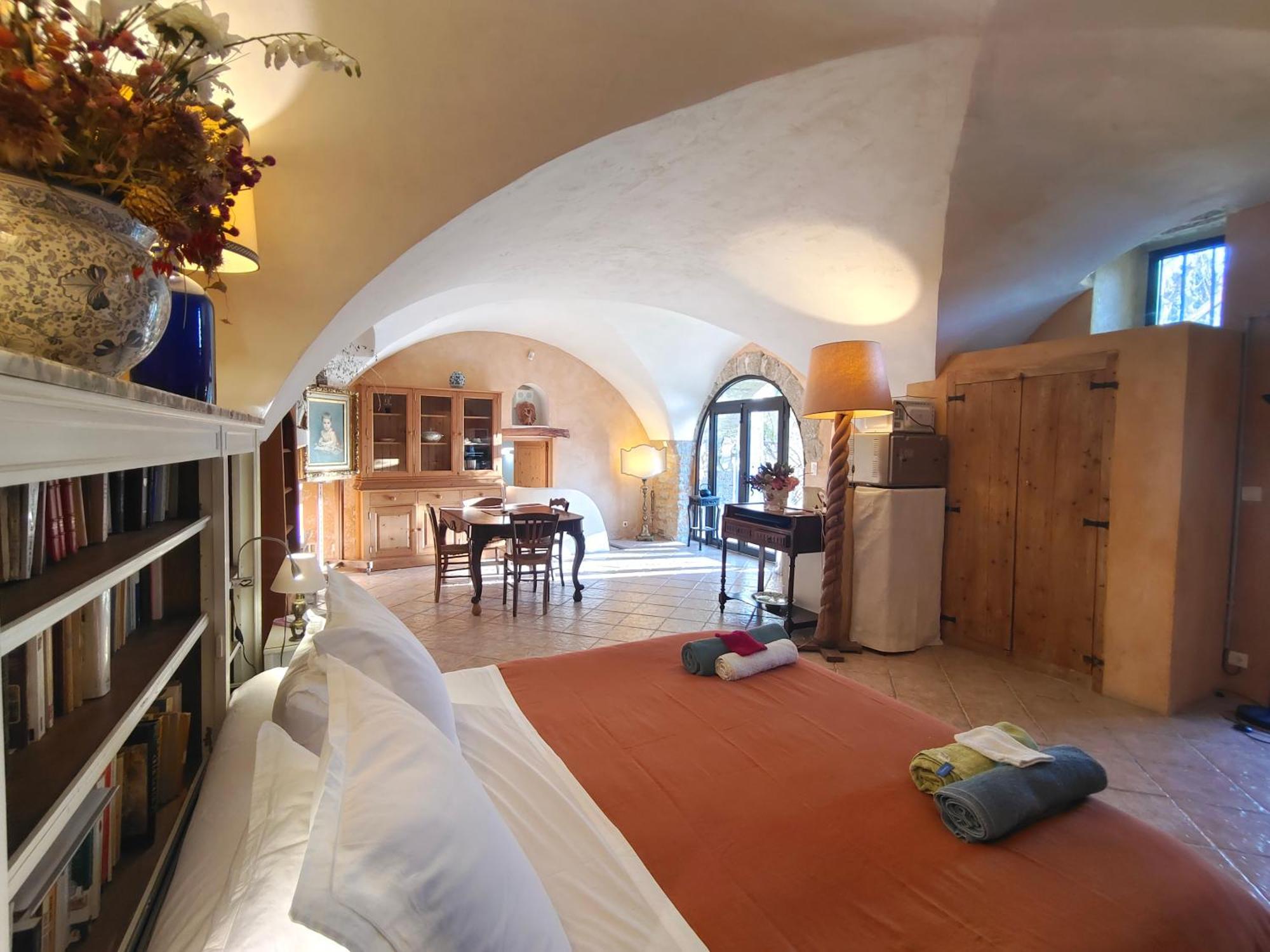 Rue Du Chateau A Cabrieres D'Avignon Bed and Breakfast Buitenkant foto