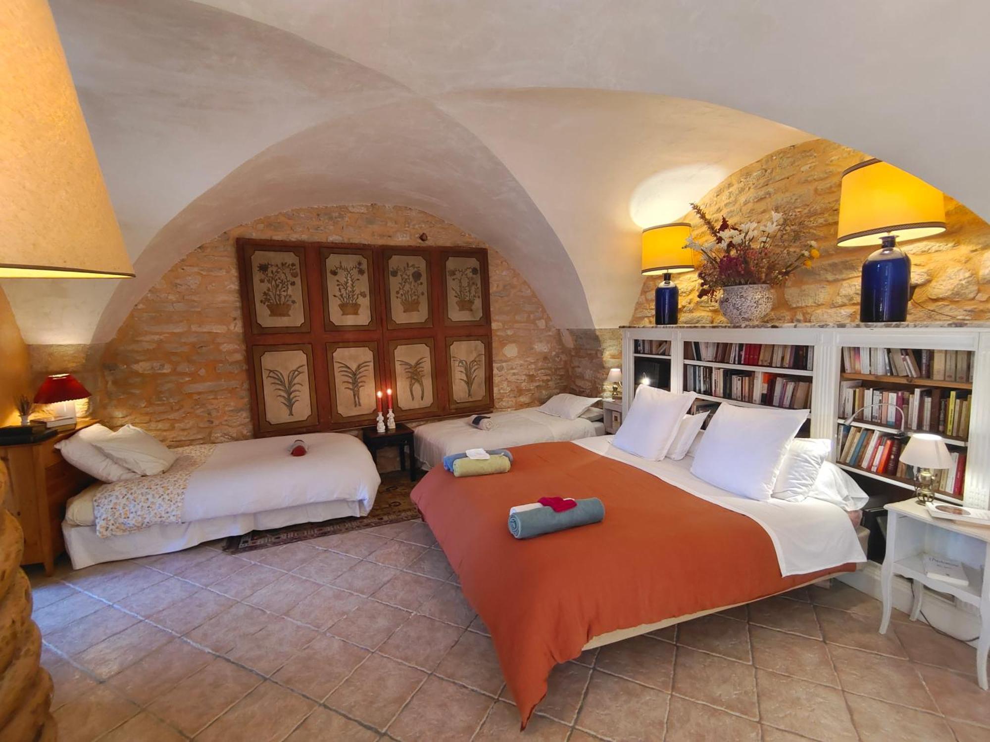 Rue Du Chateau A Cabrieres D'Avignon Bed and Breakfast Buitenkant foto