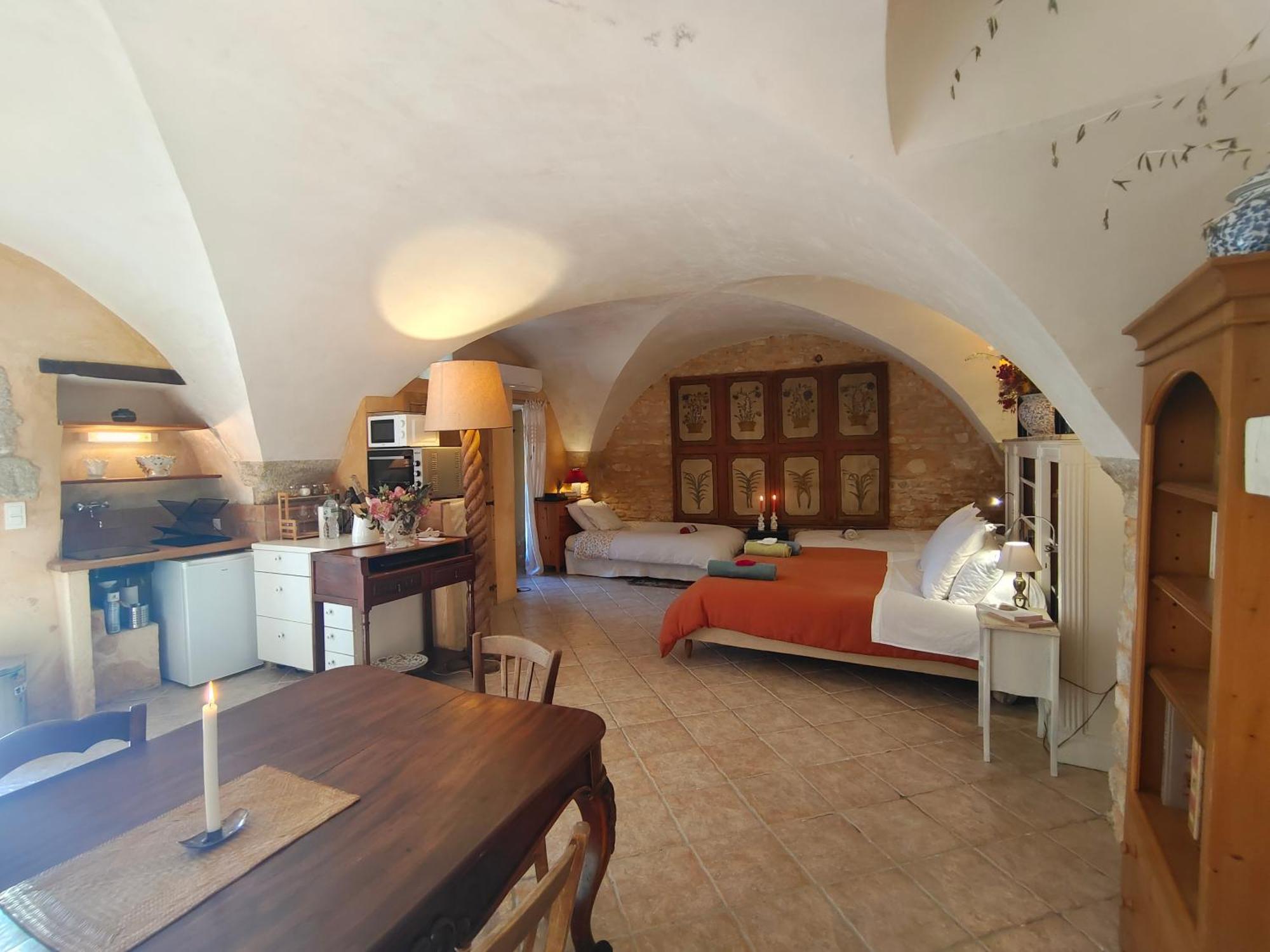 Rue Du Chateau A Cabrieres D'Avignon Bed and Breakfast Buitenkant foto