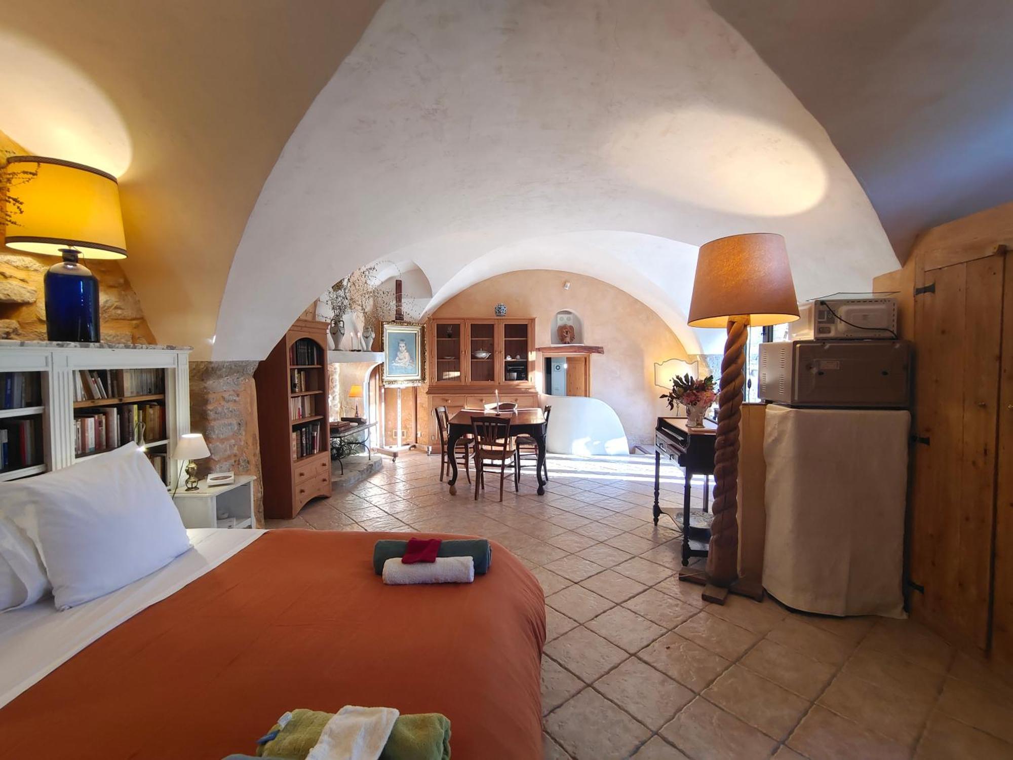 Rue Du Chateau A Cabrieres D'Avignon Bed and Breakfast Buitenkant foto